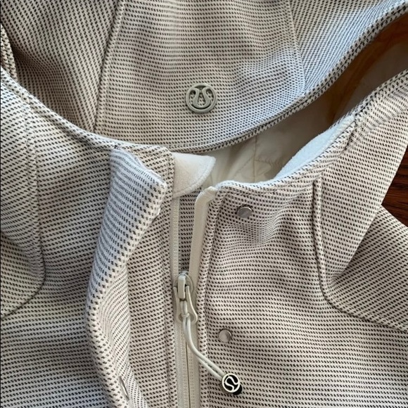 Lululemon jacket - Picture 5 of 7